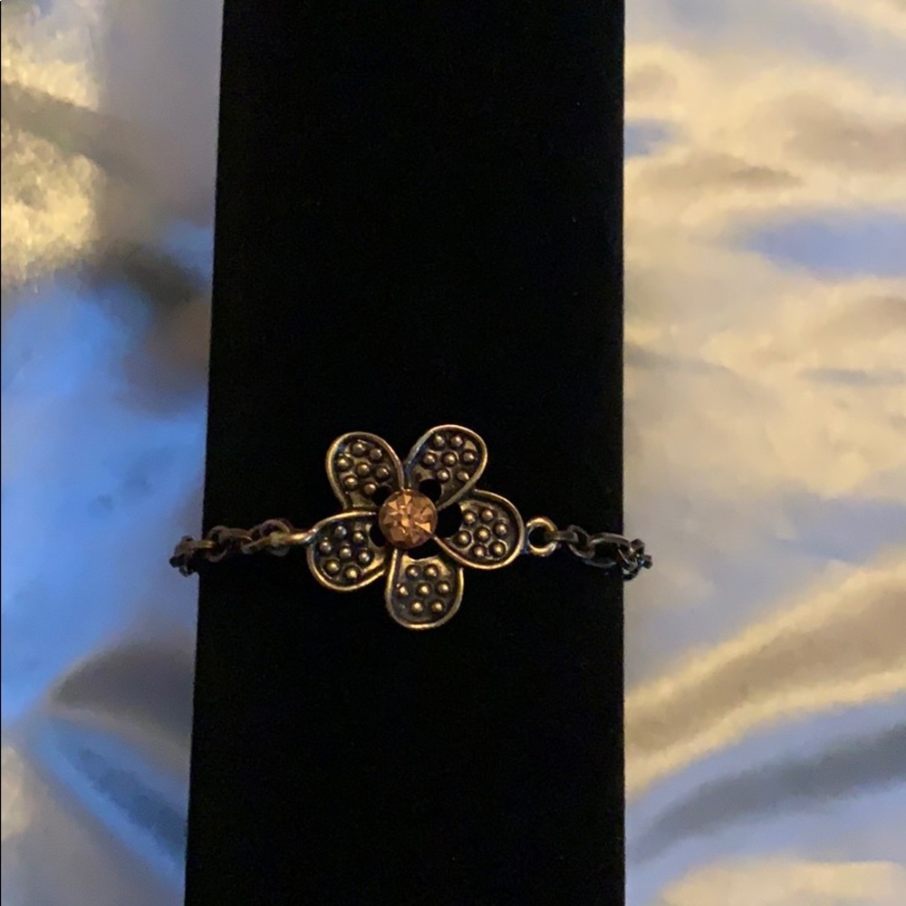 Cute flower bracelet